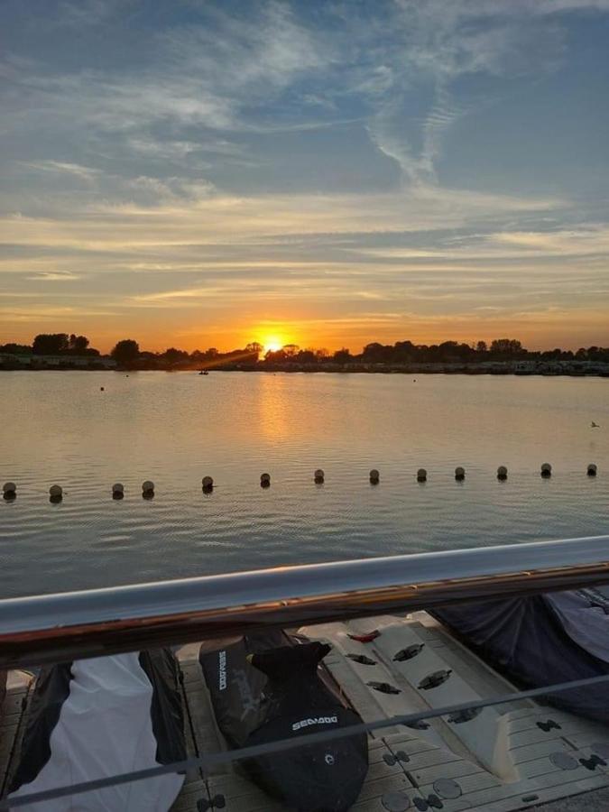 The Hygge Retreat At 7 Lakes Country Park, Lincolnshire Villa Crowle  Buitenkant foto
