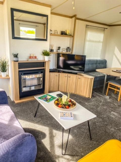 The Hygge Retreat At 7 Lakes Country Park, Lincolnshire Villa Crowle  Buitenkant foto